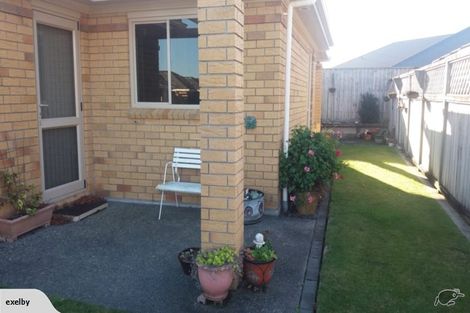 Photo of property in 17 Sovereign Isle Lane, Rototuna, Hamilton, 3210