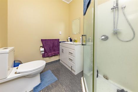 Photo of property in 15 Malmo Place, Manurewa, Auckland, 2102