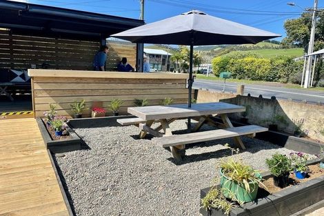 Photo of property in 10 Kawakawa-orere Road, Kawakawa Bay, Papakura, 2585