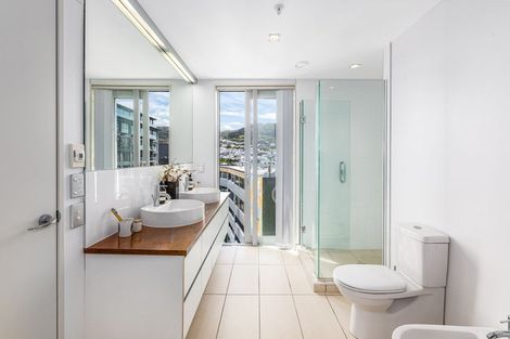 Photo of property in Piermont Apartments, 6f/82 Cable Street, Te Aro, Wellington, 6011