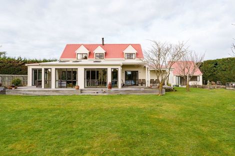 Photo of property in 255 Riccarton Road West, Mosgiel, 9092