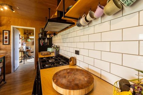 Photo of property in 237 Croydon Road, Midhirst, Stratford, 4394