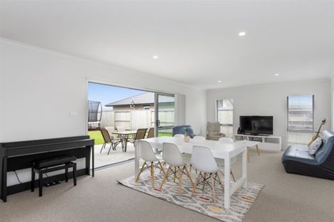 Photo of property in 23 Oka Street, Papamoa Beach, Papamoa, 3118
