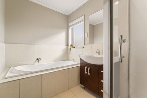 Photo of property in 15 Kereru Place, Pyes Pa, Tauranga, 3112