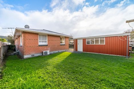 Photo of property in 2/8 Oregon Drive, Maoribank, Upper Hutt, 5018