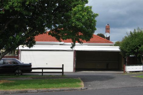 Photo of property in 4/46 Fruitvale Road, New Lynn, Auckland, 0600