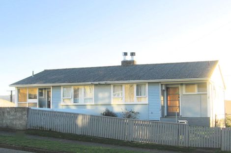 Photo of property in 4- 6 Northumberland Street, Cannons Creek, Porirua, 5024