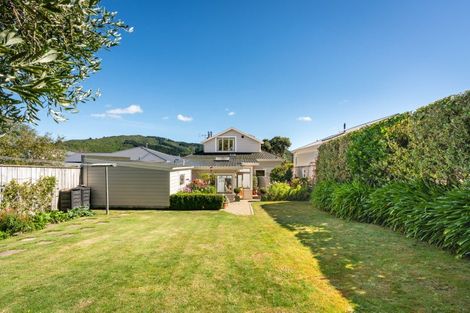 Photo of property in 13 West Road, Northland, Wellington, 6012