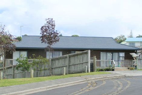 Photo of property in 24 Killygordon Place, Massey, Auckland, 0614