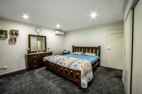 Photo of property in 16 Reins Road, Takanini, 2112