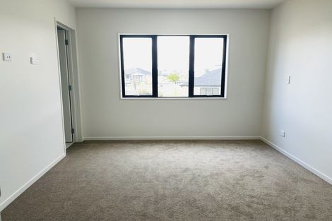 Photo of property in 42 Auranga Drive, Karaka, 2113