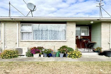 Photo of property in 44 Cambridge Street, Levin, 5510