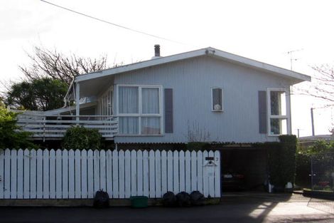 Photo of property in 2 Oxford Street, Lansdowne, Masterton, 5810