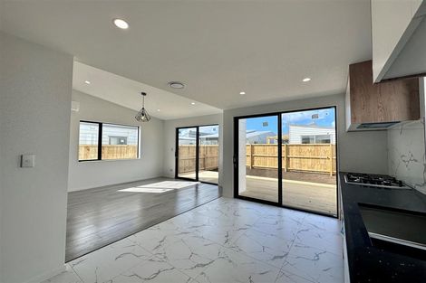 Photo of property in 28 John Gray Street, Papakura, 2110