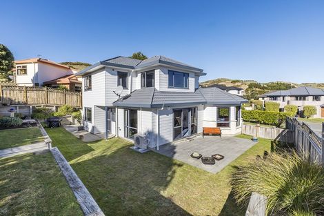 Photo of property in 9 Kilkelly Close, Tawa, Wellington, 5028