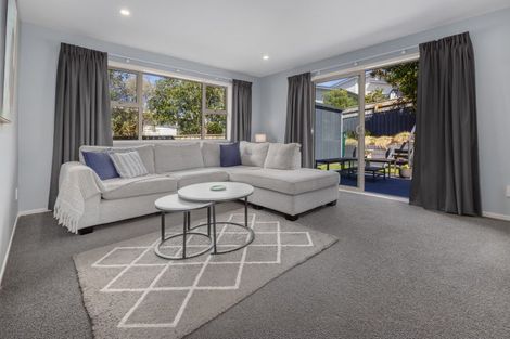 Photo of property in 8 Kaweka Close, Aotea, Porirua, 5024