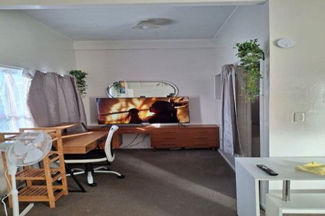 Photo of property in 2/918 Beach Road, Waiake, Auckland, 0630