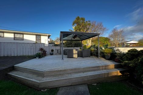 Photo of property in 1/6 Manuka Road, Glenfield, Auckland, 0629