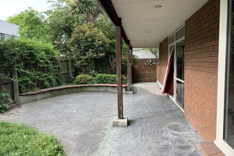 Photo of property in 15 Memorial Avenue, Ilam, Christchurch, 8053