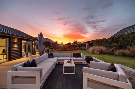 Photo of property in 6 Jacks Point Rise, Jacks Point, Queenstown, 9371