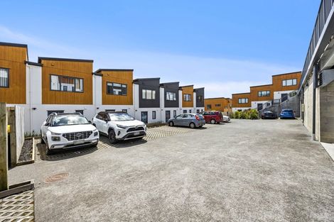 Photo of property in Rf202b, 16/18 Hewlett Road, Massey, Auckland, 0614