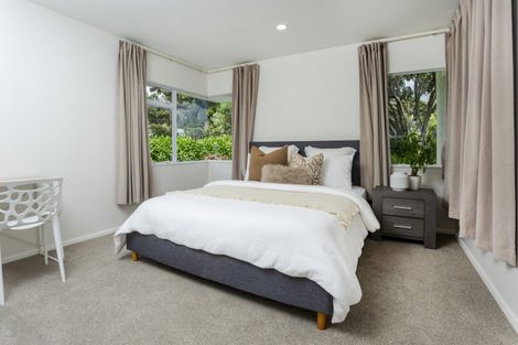 Photo of property in 30 Bernard Magnus Lane, Greenhithe, Auckland, 0632