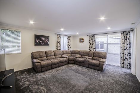 Photo of property in 16 Reins Road, Takanini, 2112