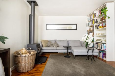 Photo of property in 3/7 Lydia Avenue, Northcote, Auckland, 0627