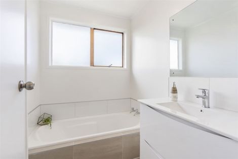 Photo of property in 1/14 Catkin Crescent, Papatoetoe, Auckland, 2025