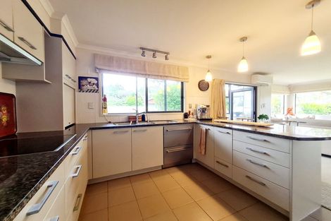 Photo of property in 15a Puriri Avenue, Orewa, 0931
