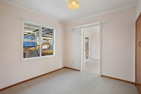 Photo of property in 65 Saffron Street, Birkdale, Auckland, 0626