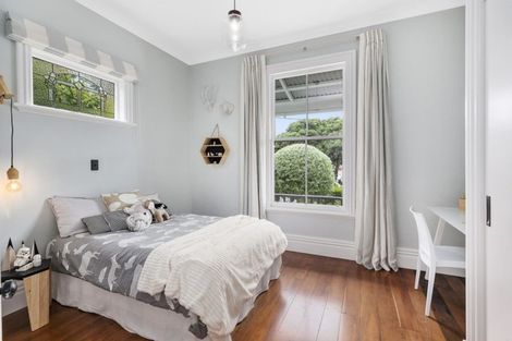 Photo of property in 12 Eden Street, Island Bay, Wellington, 6023