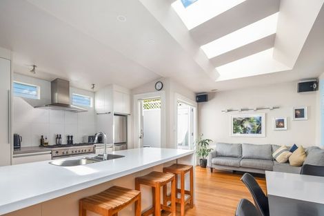 Photo of property in 4 Telford Terrace, Oriental Bay, Wellington, 6011