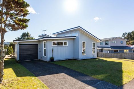 Photo of property in 8 Japonica Crescent, Ranui, Porirua, 5024
