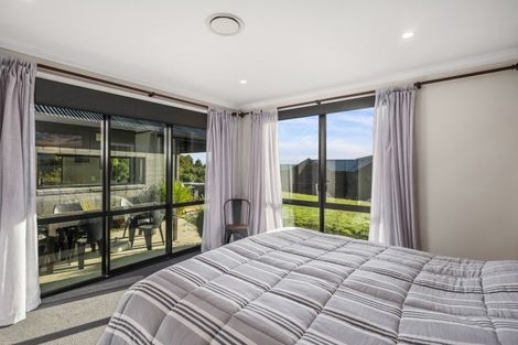Photo of property in 13 Sparrowhawk Way, Kinloch, Taupo, 3377