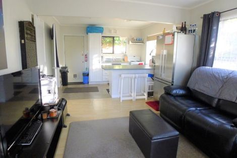 Photo of property in 23 Flaunty Place, West Harbour, Auckland, 0618