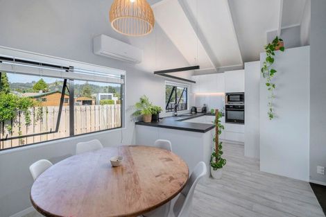 Photo of property in 8 Laura Place, Whitianga, 3510