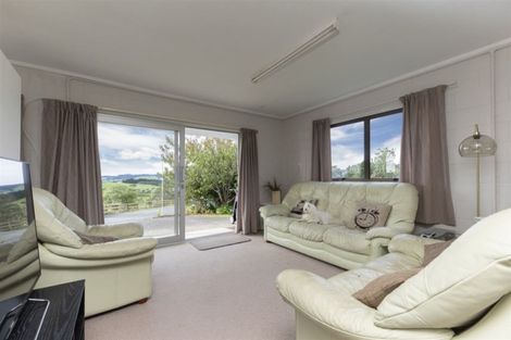 Photo of property in 93 James Mackie Road, Helensville, 0875