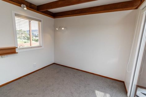 Photo of property in 39 Lucknow Terrace, Khandallah, Wellington, 6035