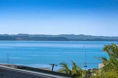 Photo of property in 6 Crown Road, Tindalls Beach, Whangaparaoa, 0930