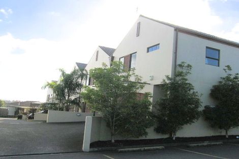 Photo of property in 2/124 Pakuranga Road, Pakuranga, Auckland, 2010