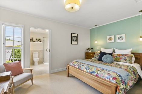 Photo of property in 8 Clifford Road, Johnsonville, Wellington, 6037