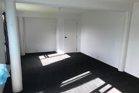 Photo of property in 3/75 Stanley Road, Glenfield, Auckland, 0629