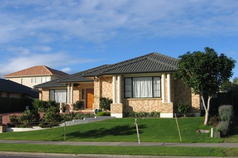 Photo of property in 6 Middlefield Drive, East Tamaki Heights, Auckland, 2016