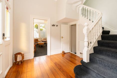 Photo of property in 84 Roxburgh Street, Mount Victoria, Wellington, 6011
