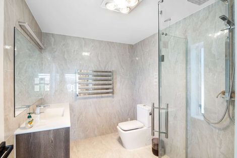 Photo of property in 6 Kahu Close, Orewa, 0931