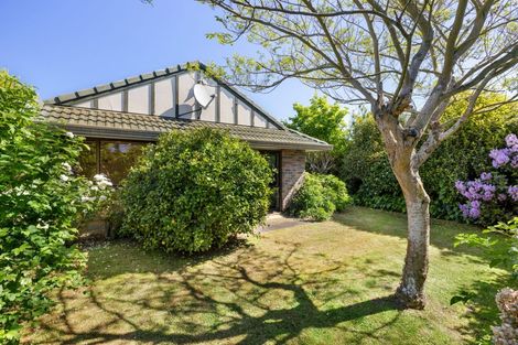 Photo of property in 7 Clivedon Place, Redwood, Christchurch, 8051