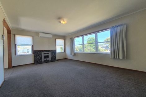 Photo of property in 9 Gloria Avenue, Te Atatu Peninsula, Auckland, 0610