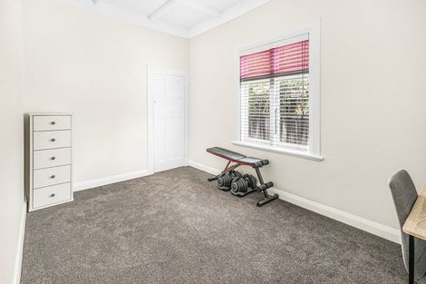 Photo of property in 16 Coates Street, Hamilton East, Hamilton, 3216