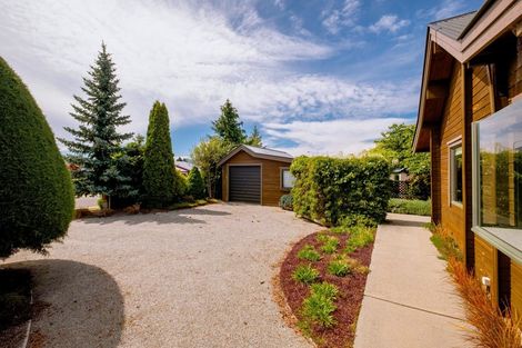 Photo of property in 21 Meadowstone Drive, Wanaka, 9305